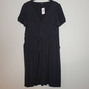 Torrid Womens 1X Faux Wrap Surplice Knit Dress Black Short Sleeve Stretch NWT